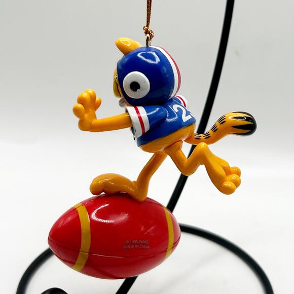 Paws 20 years of Garfield 1996 Garfield Football Player Ornament - Picture 4 of 5